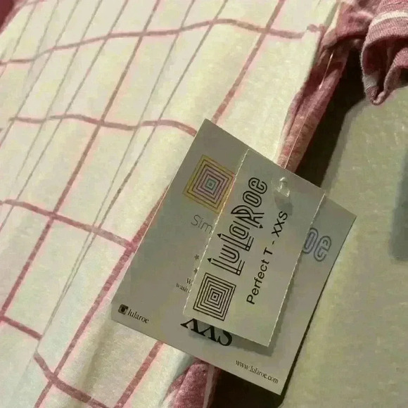 ❤️ LuLaRoe Perfect T New With Tags Pink & White - Picture 4 of 6